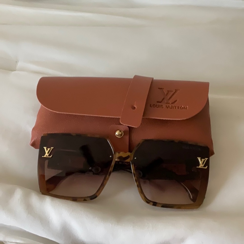 Inspired designer sunglasses with case